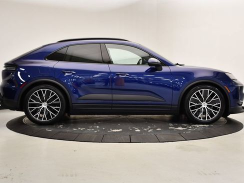 Certified 2025 Porsche Macan 4S Electric image 8