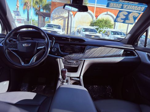 Used 2024 Cadillac XT6 Premium Luxury image 23