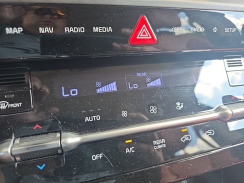 Used 2022 Kia Carnival SX FWD image 16