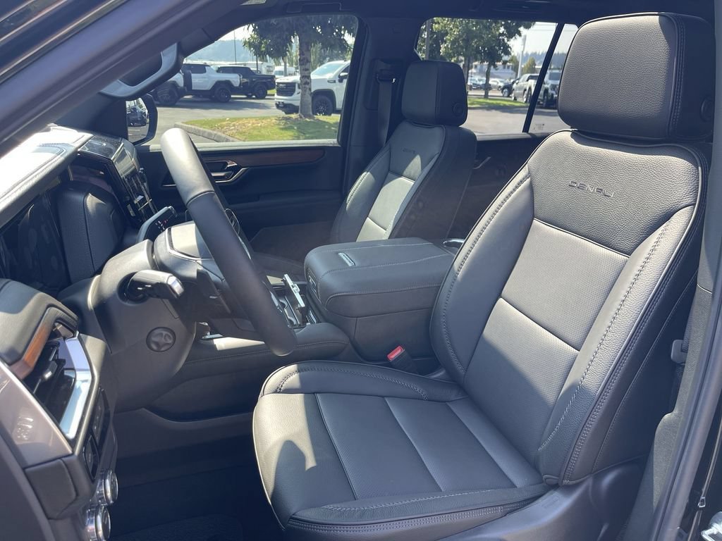 New 2026 GMC Yukon Denali w/ Sun & Power Step Package AWD/4WD image 20