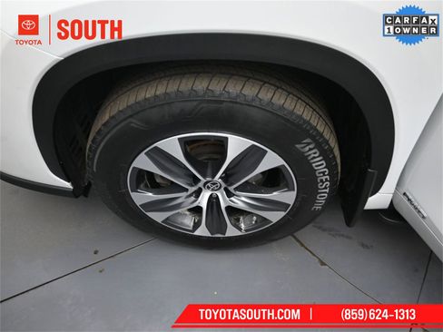 Used 2022 Toyota Highlander XLE image 43