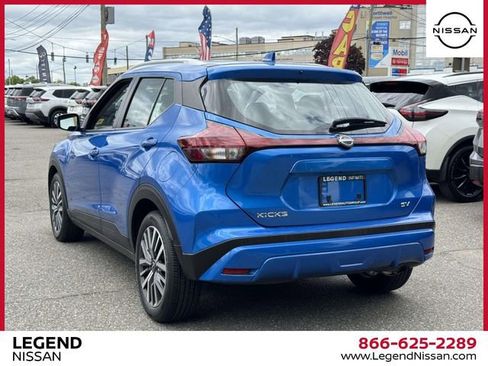 Used 2024 Nissan Kicks SV FWD image 9
