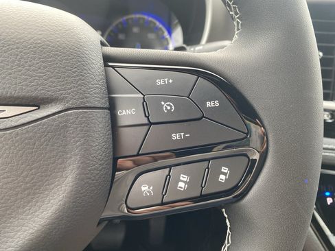 New 2027 Chrysler Pacifica Limited w/ S Appearance Package FWD image 31