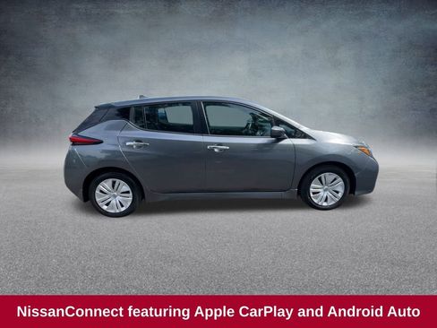 Used 2025 Nissan Leaf S image 11