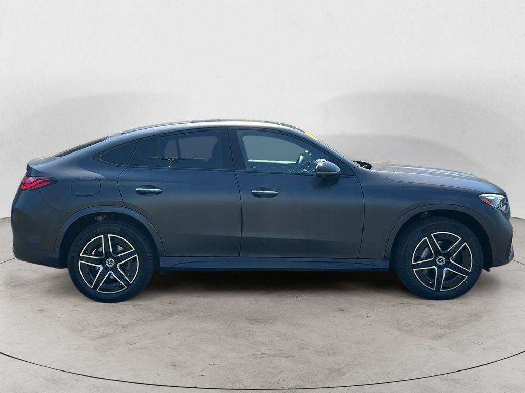 Used 2024 Mercedes-Benz GLC 300 4MATIC image 4