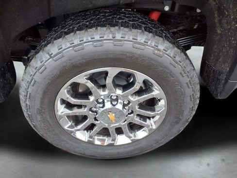Used 2026 Chevrolet Silverado 3500 LTZ w/ LTZ Premium Package AWD/4WD image 8