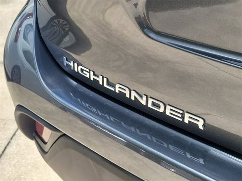 Used 2020 Toyota Highlander XLE image 7