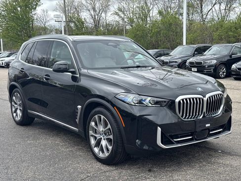 Certified 2024 BMW X5 xDrive50e w/ Premium Package AWD/4WD image 3