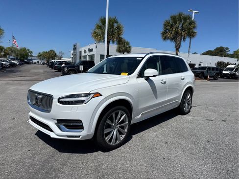 Used 2023 Volvo XC90 B6 Plus image 8