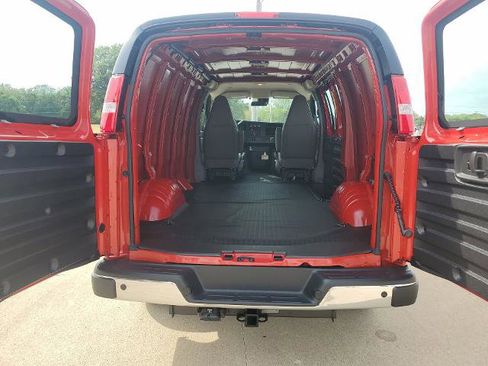 New 2025 GMC Savana 2500 w/ Driver Convenience Package image 28