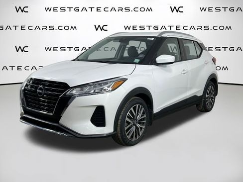 Used 2022 Nissan Kicks SV image 1