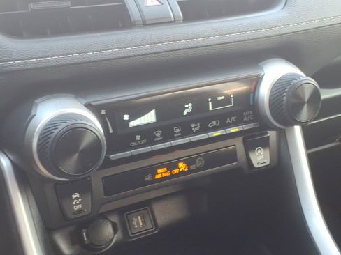 Certified 2025 Toyota RAV4 LE FWD image 18