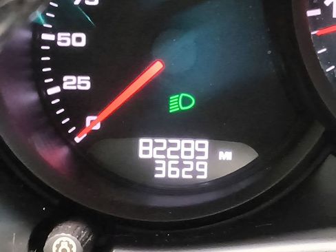 Used 2018 Porsche Macan w/ Premium Package image 25