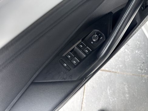 Used 2025 Volkswagen Jetta Sport FWD image 14