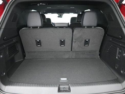 New 2026 Chevrolet Traverse High Country w/ LPO, Floor Liner Package FWD image 33