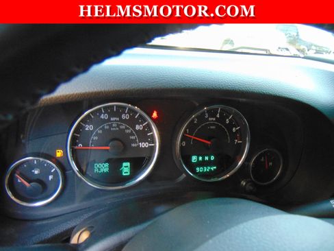 Used 2018 Jeep Wrangler Unlimited Sahara w/ Connectivity Group image 19