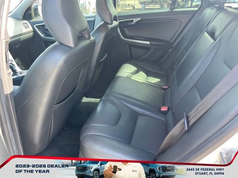 Used 2018 Volvo V60 T5 Cross Country w/ Convenience Package image 11