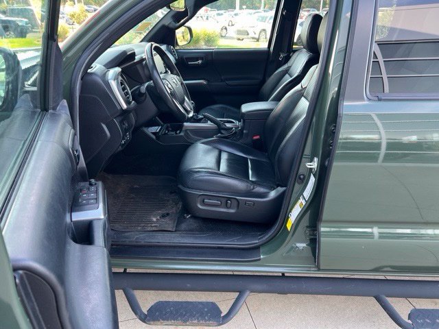 Used 2021 Toyota Tacoma Limited AWD/4WD image 25