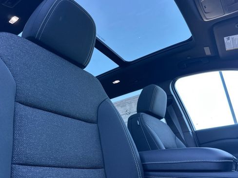 New 2026 Chevrolet Traverse LT w/ Sun and Wheel Package image 18