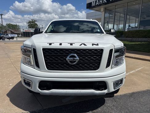 Used 2019 Nissan Titan PRO-4X w/ Pro-4x Convenience Package AWD/4WD image 8