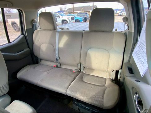 Used 2012 Nissan Frontier SV image 24