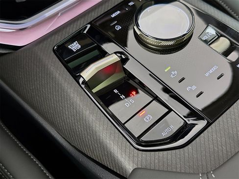 Used 2025 BMW X3 xDrive30i w/ Convenience Package image 15