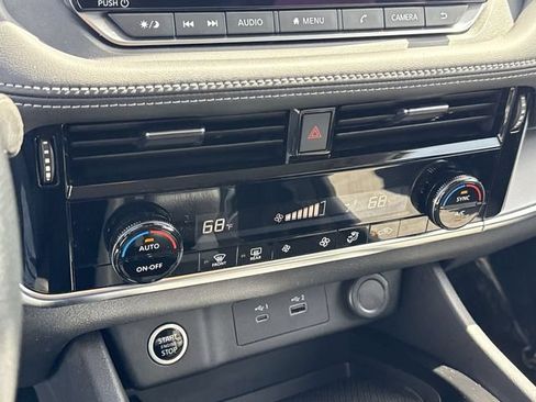 Used 2021 Nissan Rogue SV FWD image 19
