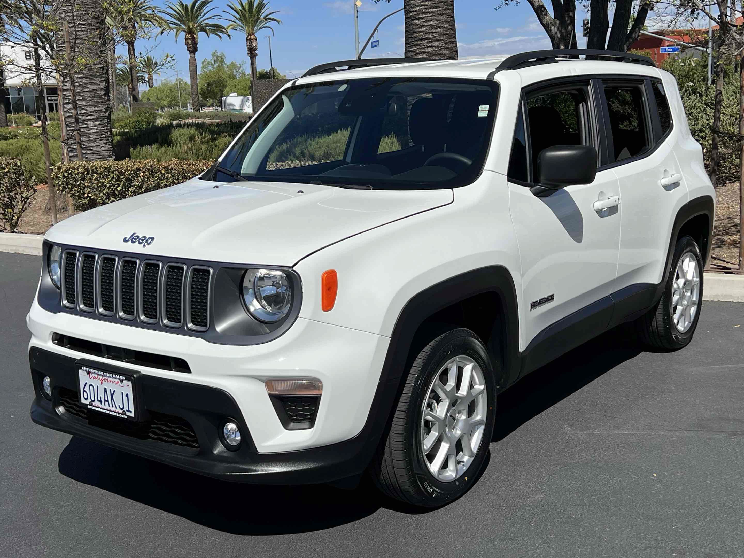 Used 2022 Jeep Renegade Latitude AWD/4WD image 10