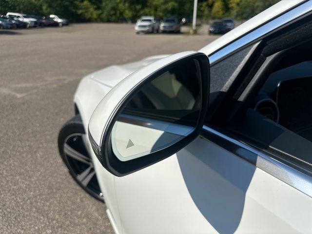 Used 2025 Mercedes-Benz C 300 4MATIC Sedan image 15