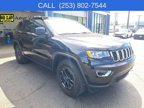 Used 2020 Jeep Grand Cherokee Laredo AWD/4WD image 9