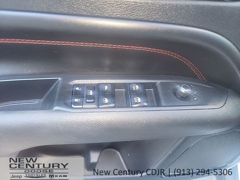 Used 2023 Jeep Compass Trailhawk AWD/4WD image 8