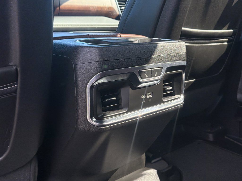 Used 2024 GMC Sierra 3500 Denali Ultimate AWD/4WD image 12