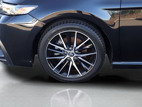 Certified 2024 Toyota Camry SE FWD image 3