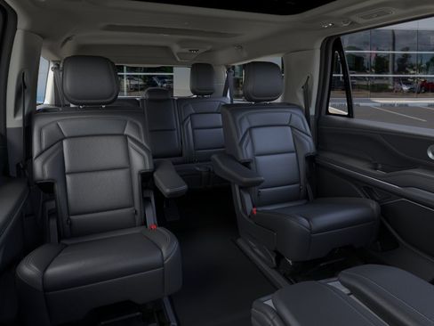 New 2026 Lincoln Navigator L Reserve AWD/4WD image 11
