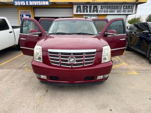 Used 2007 Cadillac Escalade AWD w/ Information Package image 7