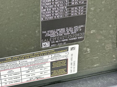 New 2026 Land Rover Defender 130 X-Dynamic SE AWD/4WD image 17