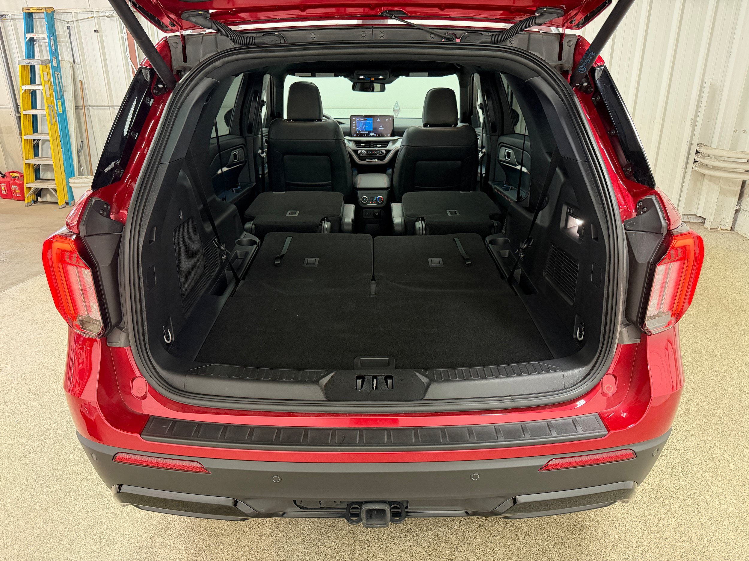 Used 2026 Ford Explorer ST-Line w/ ST-Line Street Pack AWD/4WD image 32