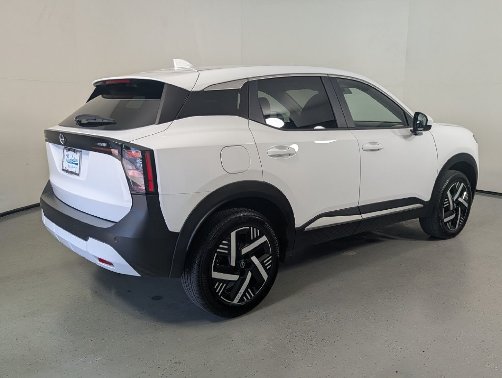 Used 2025 Nissan Kicks SV FWD image 7