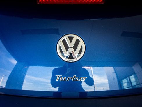 Used 2014 Volkswagen Beetle R-Line image 12