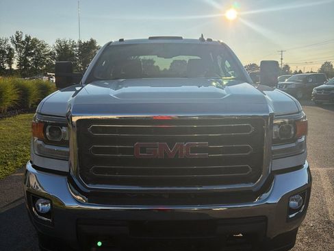 Used 2017 GMC Sierra 2500 SLE w/ SLE Fleet Preferred Package AWD/4WD image 3