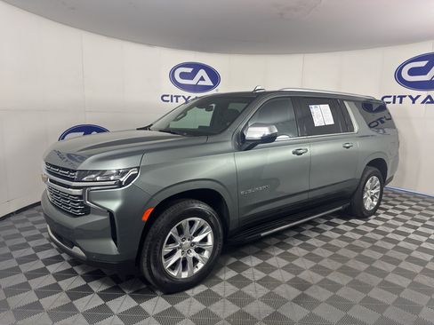 Used 2023 Chevrolet Suburban Premier RWD image 7