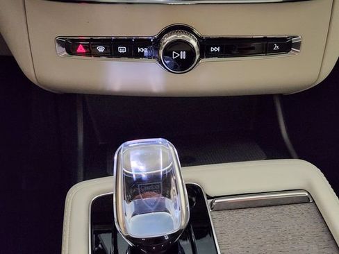New 2026 Volvo XC90 T8 Ultra w/ Protection Package Premier image 19