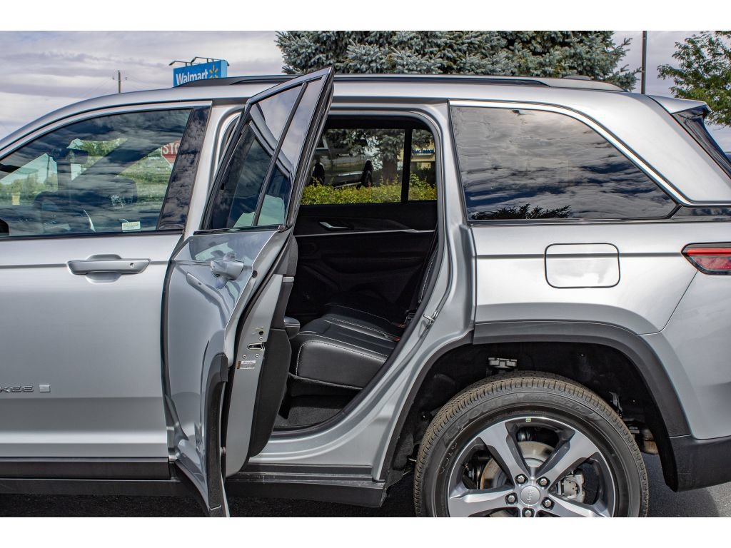 New 2026 Jeep Grand Cherokee Limited AWD/4WD image 15