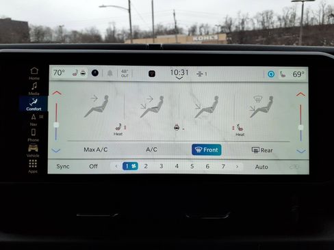 Used 2024 Jeep Wrangler Sahara w/ Technology Group image 16