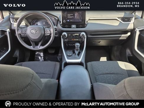 Used 2024 Toyota RAV4 XLE AWD/4WD image 8