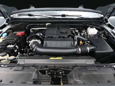 Used 2025 Nissan Frontier PRO-4X w/ Pro Convenience Package image 14