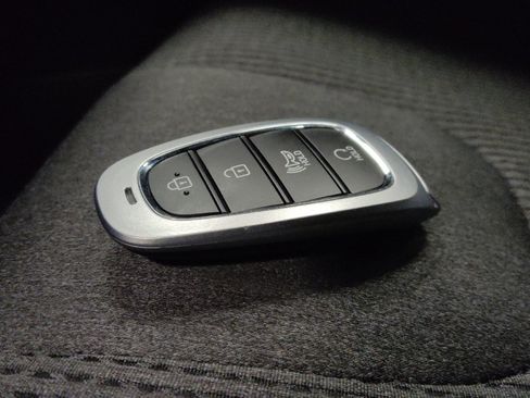 Used 2022 Hyundai Santa Fe SEL FWD image 32