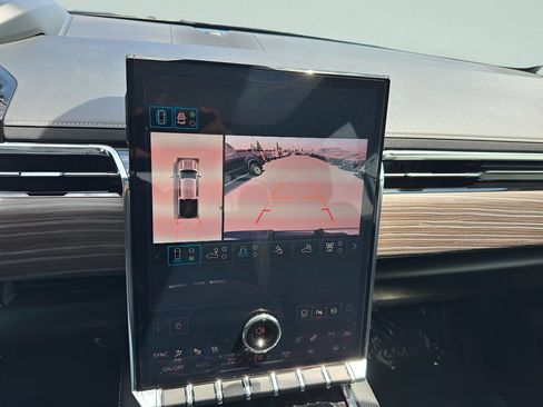 Used 2025 GMC Sierra EV Denali AWD/4WD image 21