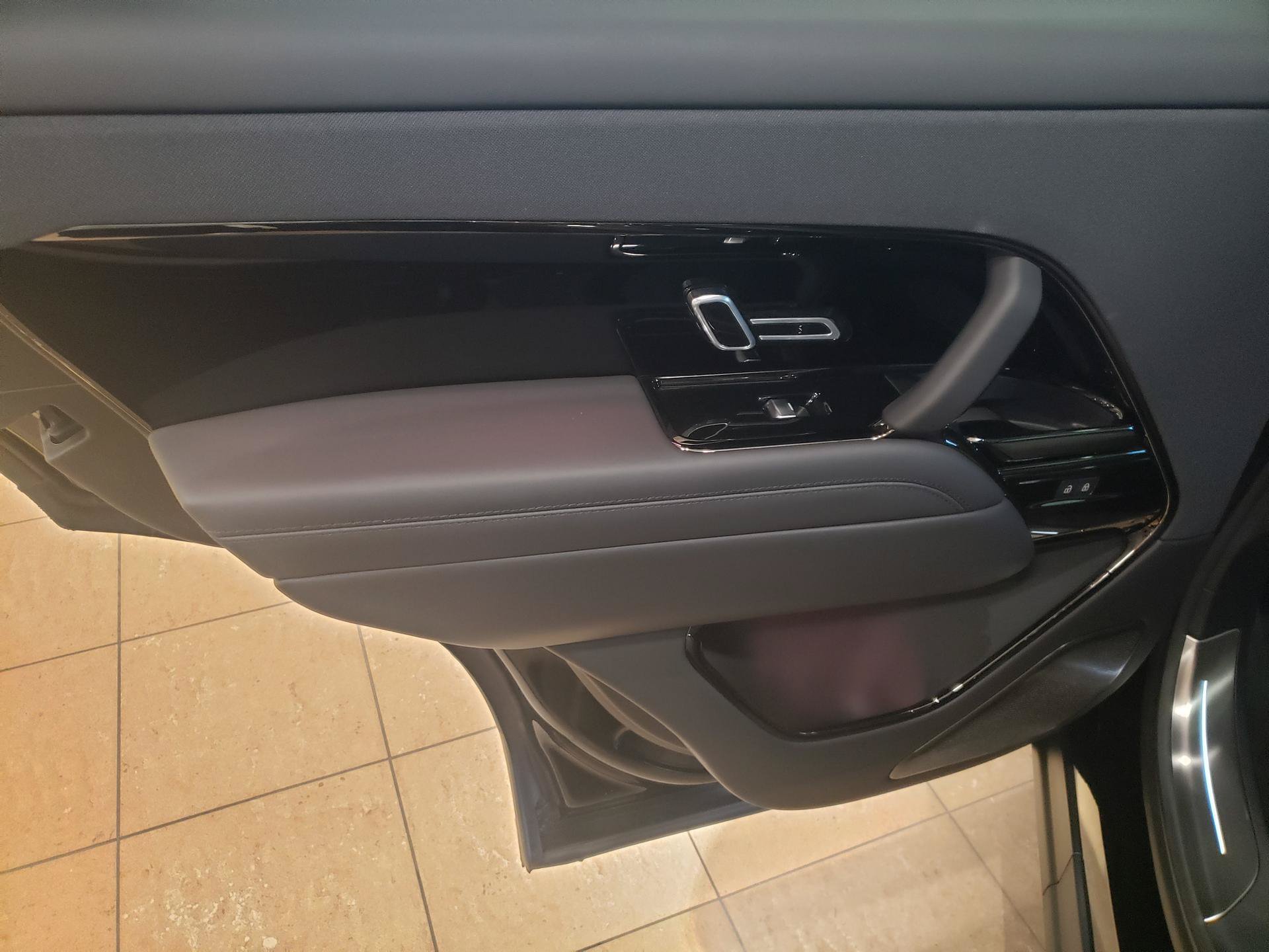 New 2027 Land Rover Range Rover Sport SV AWD/4WD image 4