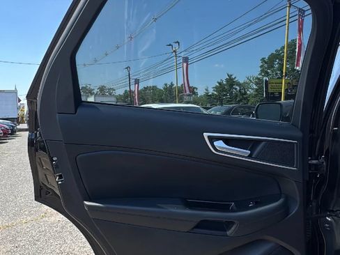 Used 2019 Ford Edge SEL w/ Equipment Group 201A AWD/4WD image 13
